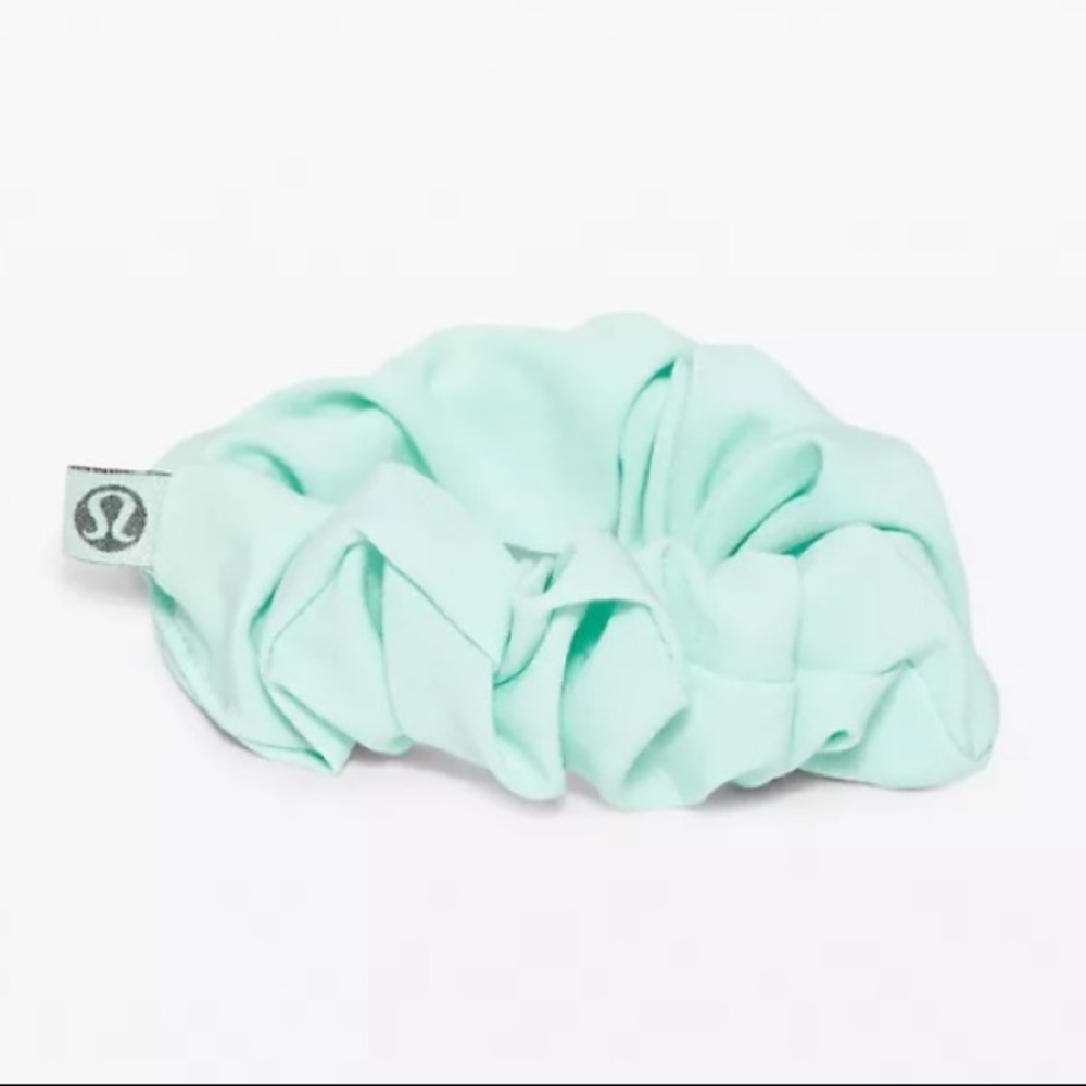 lulemon athletica scrunchie